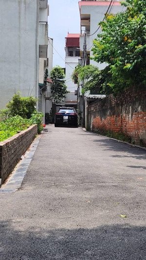 bán đất nam hồng lô góc đường thông ô tô vào đất, 20m ra bìa làng. nhỉnh 4 tỷ