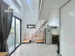 phòng trọ có gác đầy đủ nội thất, có ban công gần khu cnc, làng đại học