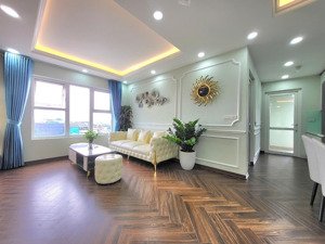 chính chủ cần bán căn tầng 10 nhà đẹp long lanh full đồ , sđcc tại cc flc chỉ việc về ở .