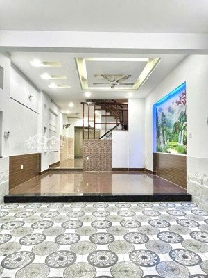 mặt tiền nhánh kinh doanh 3 tầng nguyễn ảnh thủ, p. tân chánh hiệp, quận 12