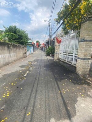 Bán đất 177m2, Sổ riêng thổ cư, xe hơi né nhau, ngay chợ cây xăng 26 phường Tân Phong.