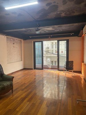 cho thuê nhà riêng ngõ 80 trung kính, cầu giấy. dt 70m2, 4.5 tầng, mt 5m. ngõ oto. giá 33 tr(thg)