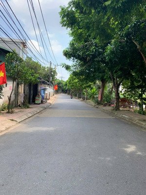 bán lô đất 67m2 thôn hội xã cổ bi gia lâm ngõ trước đất 3m xe 7 chỗ vào đất cạnh chợ vàng.giá:4,5ty