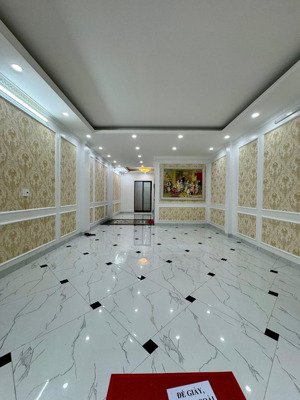 em cần bán căn nhà dt 55m2 có thang máy toạ lạc tại phố trần khát chân - hai bà trưng, giá 13, x tỷ