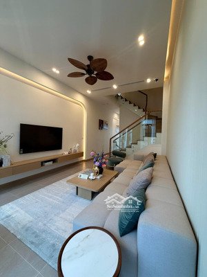 bán nhà liền kề sun urban city, 52m2, 6 tầng, công viên sunworld, giao thông thuận tiện, giá 5.6 tỷ
