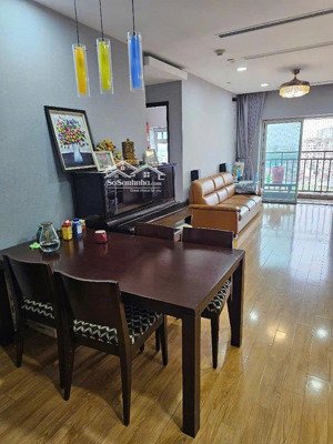 cho thuê căn hộ full đồ, 3 ngủ, 105m2, căn góc giá 20tr tại hòa bình green apartment