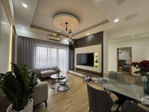 giá tốt. bán căn góc 3 ngủ 70m3 tại lfc green - 18 phạm hùng. lh: 