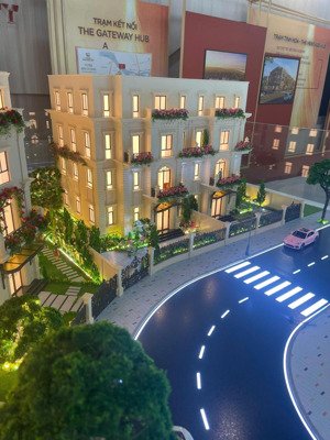 bán căn biệt thự song lập mặt đường 30m, sân vườn 60m2 giá rẻ nhất vinhomes đan phượng