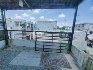 ngộp bank bán gấp nhà 3 tầng đường 6m có vỉa hè, giá nhỉnh 3 tỷ bớt lộc