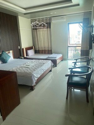 c.h.o t.h.u.ê nhà nguyên căn tại phố lê hồng phong, 100m2, 8 tầng, 13 ngủ full, 40tr 