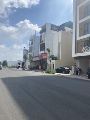 bán nhà mặt phố ngọc thuỵ - long biên 70m gara ô tô vỉa hè kinh doanh view vườn hoa đường 40m