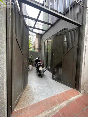 NHÀ ĐẸP Hoàng Hoa Thám CHẮC CHẮN – NỘI THẤT XỊN – NGÕ RỘNG THOÁNG