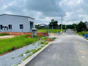 bán gấp lô đất trung tâm sài gòn 135m2 mặt tiền nhựa 8m gần trường chỉ 120 triệu/m ngang