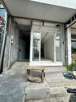 cho thuê mặt bằng kinh doanh ngay mặt tiền đường huỳnh tấn phát q7, 11tr/tháng, 30m2