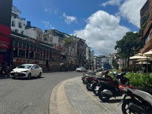 bán khách sạn mt phan bội châu đối diện ks colline cách chợ đà lạt - khu hòa bình chỉ vài bước chân