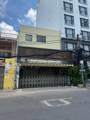 nguyên căn 2 mặt tiền đường hậu giang 8m x 30m trệt lầu trống