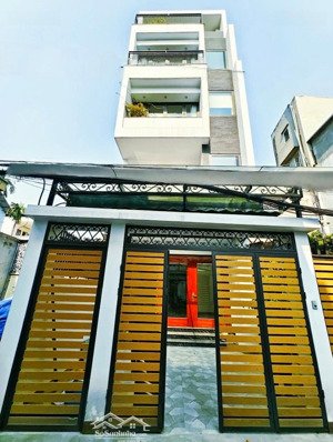 lý sơn - long biên - nhà mới - thang máy, ô tô 16 chỗ chạy vòng quanh - giá 19.9 tỷ