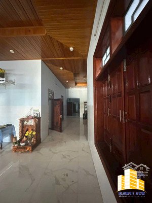 bán nhà cấp 4 hơn 300m2 full thổ cư sổ hoàn công gần quốc lộ 1a