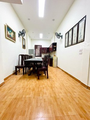 ngõ 33 văn chương - đống đa nhà hai mặt ngõ .
ô tô kinh doanh - dt 38m2x5tầng mt 3.2m giá 12.6 tỷ