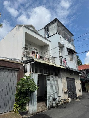 cho thuê nhà 1 lầu giá 10 triệu/ tháng phường bình trưng tp hcm
