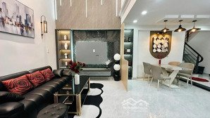 rất hiếm: xe hơi đậu trước nhà chỉ hơn 7tỷ ! nhà 3 tầng - dt: 4.5x7 - full nt - trung tâm phú nhuận