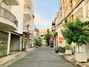 bán biệt thự hẻm 78 phan đình phùng, phường tân thành, quận tân phú. dt: 8x16met, đúc 3 tấm đẹp.