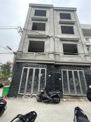 còn duy nhất căn này trong đê dưới 4 tỉ 300m ra vành đai 4. khẳng định không còn căn nào rẻ đẹp hơn