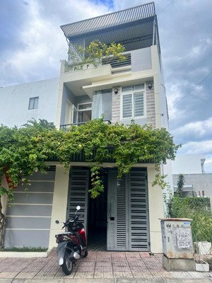 cho thuê nhà đẹp 2 phòng ngủ full nội thất khu hòn rớ nha trang giá 12 triệu/tháng
