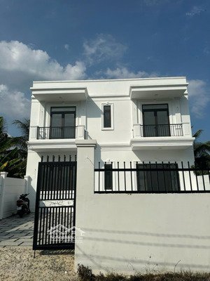 nhà 2 tầng vĩnh trung đường ô tô dt 147m2 ngang hơn 9m giá 2 tỷ 900