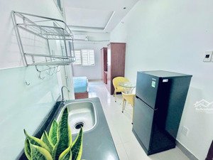 phòng cho thuê gần ueh cửa sổ lớn full nội thất tại vĩnh viễn q10 ngay cầu vượt đường 3 tháng 2