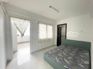 ban công cửa sổ full nội thất khu dân cư cao cấp