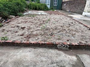 chủ nhà cần bán mảnh đất lô góc đặng xá, gia lâm, đất đẹp vuông vức, ngõ thông rất gần đường lớn