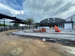 bán gấp 3500m2 tổ hợp khu vui chơi giải trí đối diện chợ đêm bờ hồ biconsi , có sẵn 2600m2 thổ cư