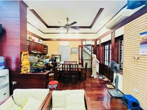 bán nhà ngõ 34 văn cao 48m2 4 tầng - 4 ngủ - giá 8 tỷ - cách ô tô 16m - cách mặt phố văn cao 40m