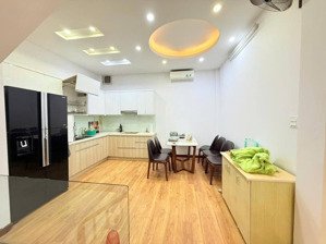 bán nhà phạm tuấn tài, cầu giấy, dt 50 m2 x mt 5m giá hơn 18 tỷ, ô tô tránh, dân xây