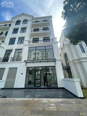 Cho thuê tầng nhà phố Vinhomes làm văn phòng +để ở, full tiện nghi 3PN