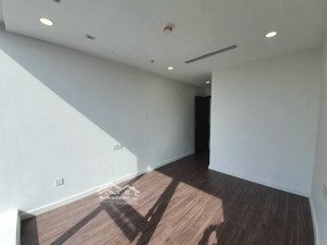 chính chủ bán căn hộ 2 phòng ngủ 2vs , nội thất cơ bản