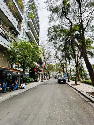 chính chủ đăng chỉ hơn 300 triệu/m2 nhà mặt phố kinh doanh, 60m2 5 tầng mặt tiền: 4m, giá: 21.8 tỷ