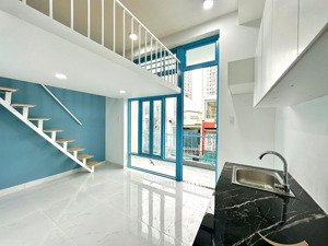 phòng ban công mới xây gần lotte mart quận 7