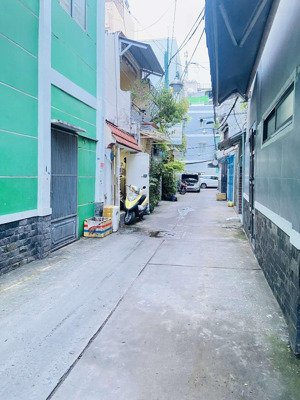 nhà 4 tầng p2 - quận 10 - hxh 7m thông - 30m2 - hoàn công - sổ vuông - nhỉnh 6 tỷ