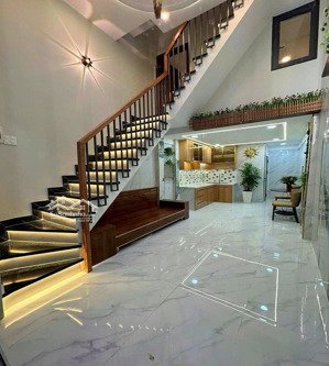 siêu phẩm bà hom, nhà đẹp như hoa hậu, 3 tầng chỉ hơn 4 tỷ xíu, quận 6 trung tâm