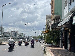 siêu thơm! gần cầu chà và | 80m2 | 5 tầng | chỉ 8t250 | 4m5*18m