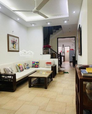 bán nhà 4 tầng gần phố nguyễn khánh toàn, 45m2, 9.x tỷ (x trung học)