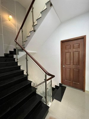 còn sót 1 căn !! nhà đẹp ở liền mtnb cư xá d - 4x17m 4 tầng - sát mt bình phú- gần chợ hồ trọng quý