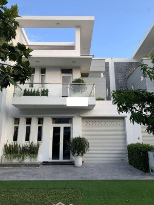 chính chủ gửi bán biệt thự song lập full nội thất giá 22tỷ lh hương