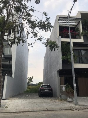 bán nhà 4 tầng mặt tiền đường trần hưng đạo ngay cầu sông hàn chỉ 30 tỷ 