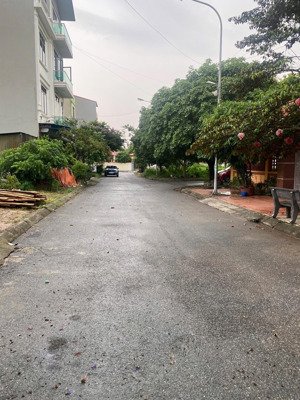 bán đất thôn móng làng kcn tiên sơn bắc ninh. sổ hồng lâu dài. lh 