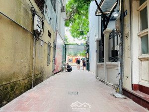 bán nhà tại lê thanh nghị, hai bà trưng 45m2, 4 tầng, giá 10,3 tỷ. hiếm, gần phố.