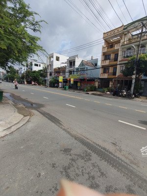 nhà cấp 4 ngay trung tâm quận 9 - ngang 5m dt 85m2 chỉ 5.1 tỷ (tl)