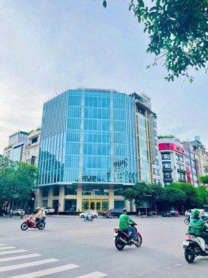 cho thuê mặt bằng văn phòng 3 mặt tiền đắc địa 82 trần thái tông